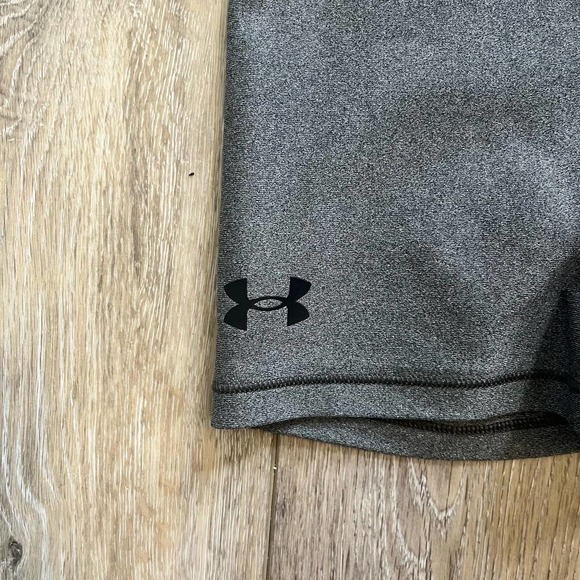 Under Armour Women Gray Small Compression Shorts Workout - Picture 3 of 4